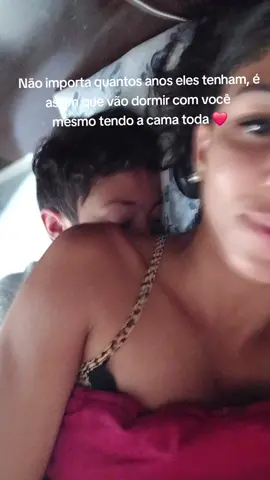 O meu já tá com 12 medindo 1,65 e ainda se mexe e dorme grudado como se fosse um bebê 🫠😍  Dorme comigo só quando as vezes ❤️ Mas amamos dormir juntinhos ✨️ #presentededeus #mamaes #maedemenino #filhos #menino #dormir #sleep #boy #babyboy #maesdemenino #amoreterno #amordemae #amorverdadeiro #amor 