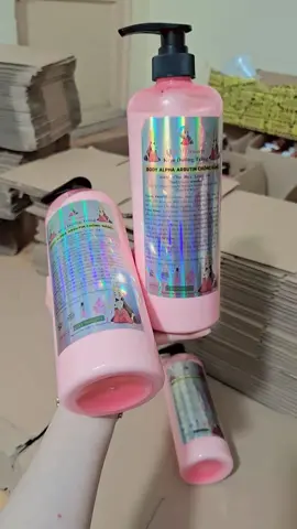 Hôm nay e lên combo 3 chai Body alpha arbutin chống nắng đang có  mã giảm còn 230 miễn phí vận chuyển luôn ạ