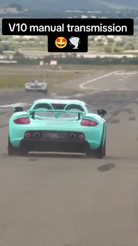 Carrera GT 🩵 #porsche #carreragt #v10 #germancar #supercar #sound #automobile #workofart #run #carbonfiber #dreamcar 