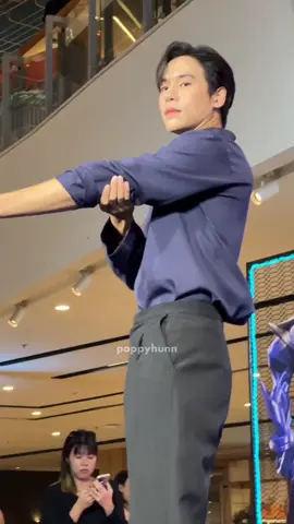 Padahal dia cuma benerin lengan baju, tp bikin ngelus dada. Iya pak kamu cakep banget  #jesjpp #jespipat #jesbible #4minutestheseries #4minutes2024 #beoncloudofficial #beoncloud 