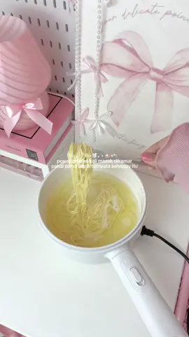 masak dikamar pakai panci listrik!🎀💗🫠 #pancilistrik #hanriver #pancilistrikserbaguna #aesthetic #pinterest #girl #pov #foryoupage❤️❤️ #fypage #aesthetics #pink 