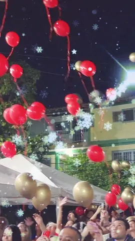 Un poco de lo que fue nuestro compartir navideño 🎄 Momentos de alegría, juegos, risas, comida, música y mucho amor.❤️ Agradecidos con Dios por un año más compartiendo esta época navideña con nuestro equipo de trabajo.  Cada crecimiento, cada logro es el resultado del trabajo en equipo que siempre realizamos.  Les deseamos una feliz navidad y un equipo tan increíble como lo es Confites Sebas 🤩❤️‍🩹 No competimos, servimos #navidad #compartir #viral #amor #trabajo