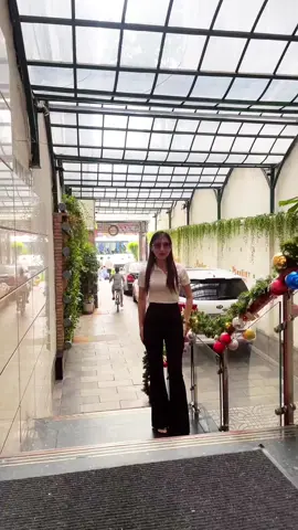 Ce tỷ năm mới gặp nek 