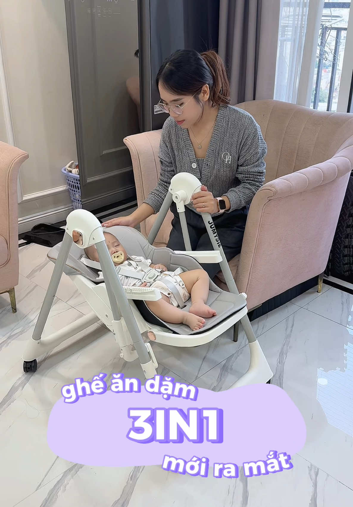 Cũng là 4 bánh nhưng không phải xe đẩy mà là ghế ăn dặm 3in1 nhà Jumysie!!! #gheandam #gheandamchobe #gheandamgapgon #gheandamjumysie #andam #andamcungbe #jumy #jumys #jumysie 