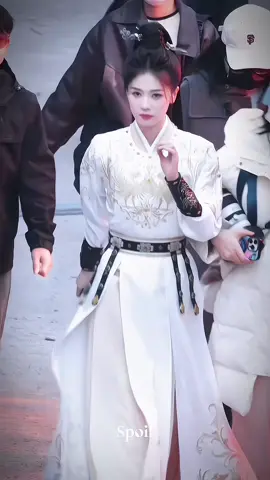 Hôm nay chắt lại quay trong nhà nên kh được thấy Lý Đại Nhân rồi 🥹 #bailu白鹿 #bachloc #白鹿 #白鹿my #bachmongnghien #baimengyan #lyboinghi_bachloc #lyboinghi #duongcungkyan #duongcungkyanchithanhvuphongminh #xuhuong #viral #trending 