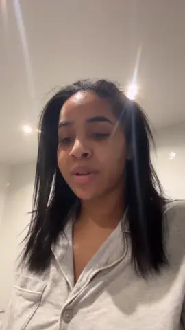 Enfin une petit soirée tranquille: netflix and skincare 😍🤭 #viral #fyp #bed #skincare 