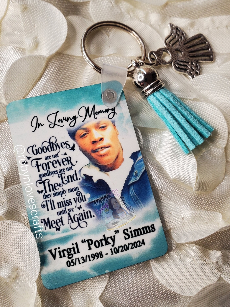 Custom Memorial Keepsakes, In Loving Memory 🕊 a custom Keychain, Ornament, and Locket 💙 #memorial #keepsake #restinpeace #robynlovescrafts 