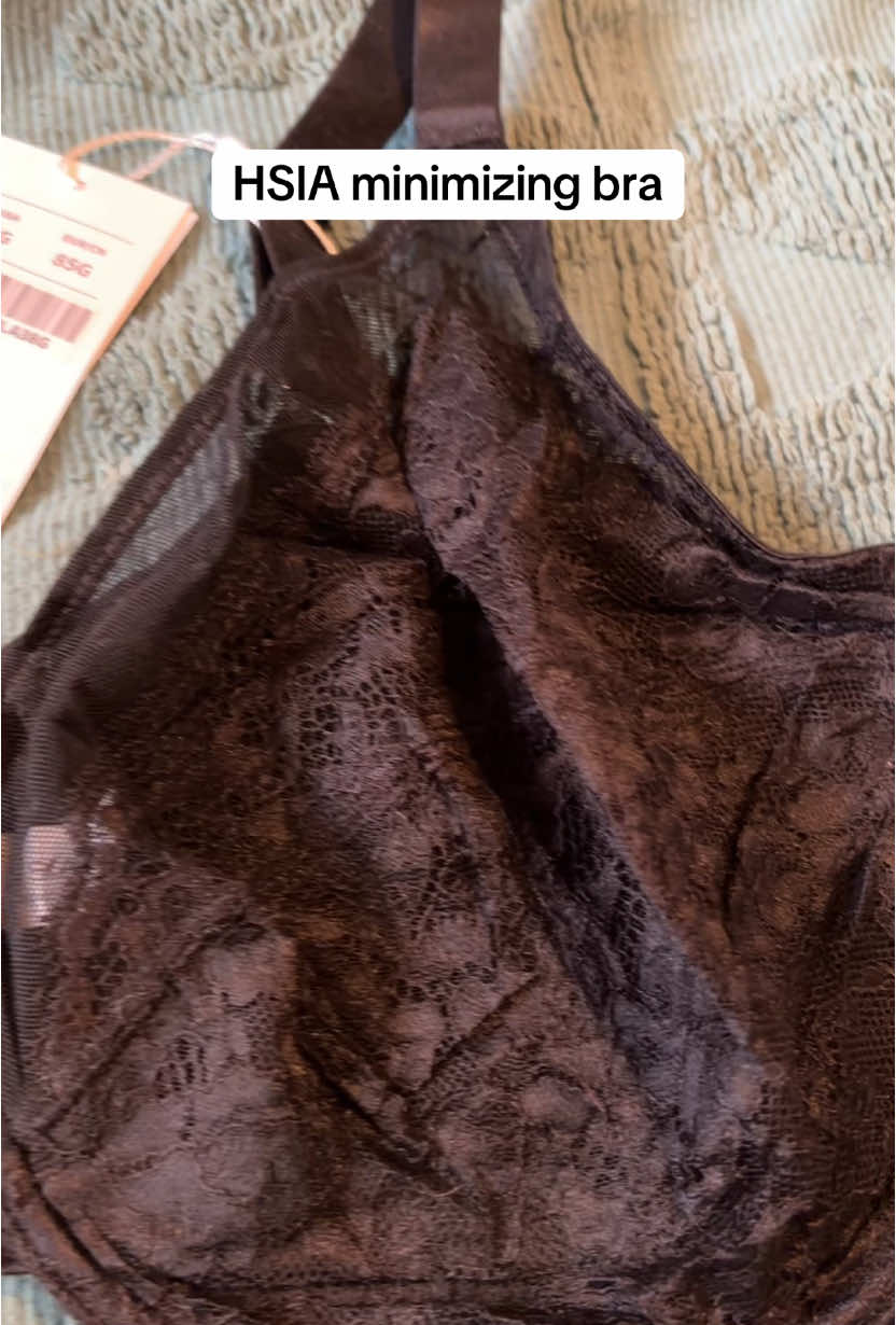 They do lift and minimize the big ol 🙃 #fyp #hsiabra #hsia #minimizingbra #curvytiktok #plussizefashion #bra #bigchestapproved 