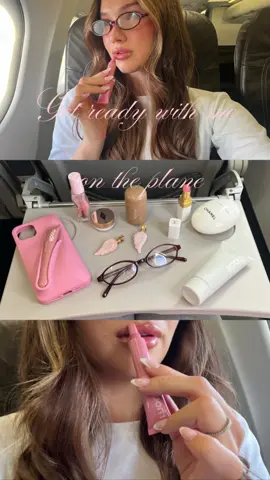 love to get ready on the plane!🥹👼🏻 #getreadywithme #planegrwm #makeup #fyp 