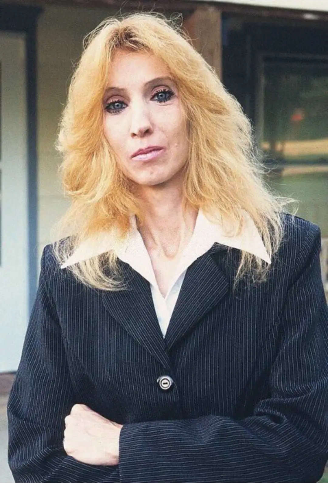 Debbie Nelson, mãe do rapper Eminem, faleceu aos 69 anos após uma luta contra o câncer de pulmão avançado. Diagnosticada em setembro de 2024, ela veio a falecer na noite de 2 de dezembro, em St. Joseph, Missouri. Fontes: TMZ Rest in peace. We extend our deepest condolences to the entire family. #eminem #rip #mother 