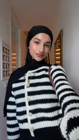 why is it already this dark in the morning, wheres my vitamin d 😩                                                            . #OOTD #falloutfits #outfitinspo #outfitideas #fallfashion #hijabi #modestoutfits #fitcheck 