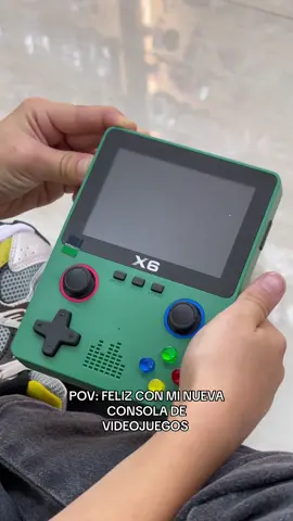 Desbloquea el Poder del Juego con la Consola X6👌 La experiencia de juego más avanzada y emocionante 😍 Prepárate para experimentar el juego de manera diferente con la consola X6. Con su procesador potente y gráficos impresionantes, esta consola te ofrece: - Juegos con gráficos realistas - Procesador rápido y eficiente - Memoria RAM amplia para juegos  - Diseño ergonómico y cómodo Consigue tu consola X6 hoy mismo y desbloquea el poder del juego. 🫨🎁🤗🤭 #ConsolaX6 #Juegos #Gaming #Tecnología #Entretenimiento #ExperienciaDeJuego #gaming #gamer #jugueteria #flypシ 