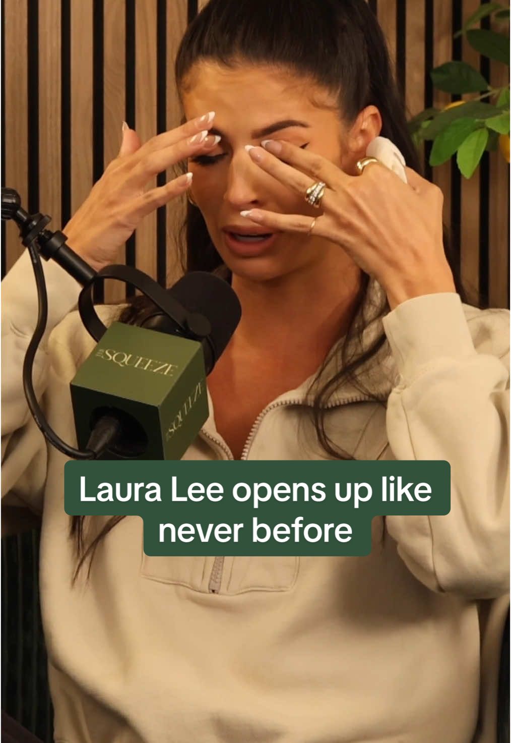 @Laura88Lee opens up like never before, exclusively on #thesqueezepodcast Listen tomorrow wherever you get your podcasts 💛 @Tay Lautner @Taylor Lautner  #MentalHealth #thesqueeze #youtuber #beautyinfluencer  