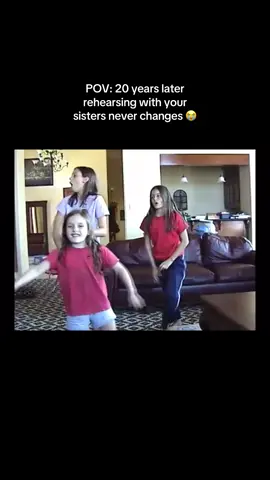 This was us rehearsing for the play Annie we were in 20 years ago vs us making cimkids Christmas last month ahahaha somethings never change 😂 #sisters #growupwithme #throwback 