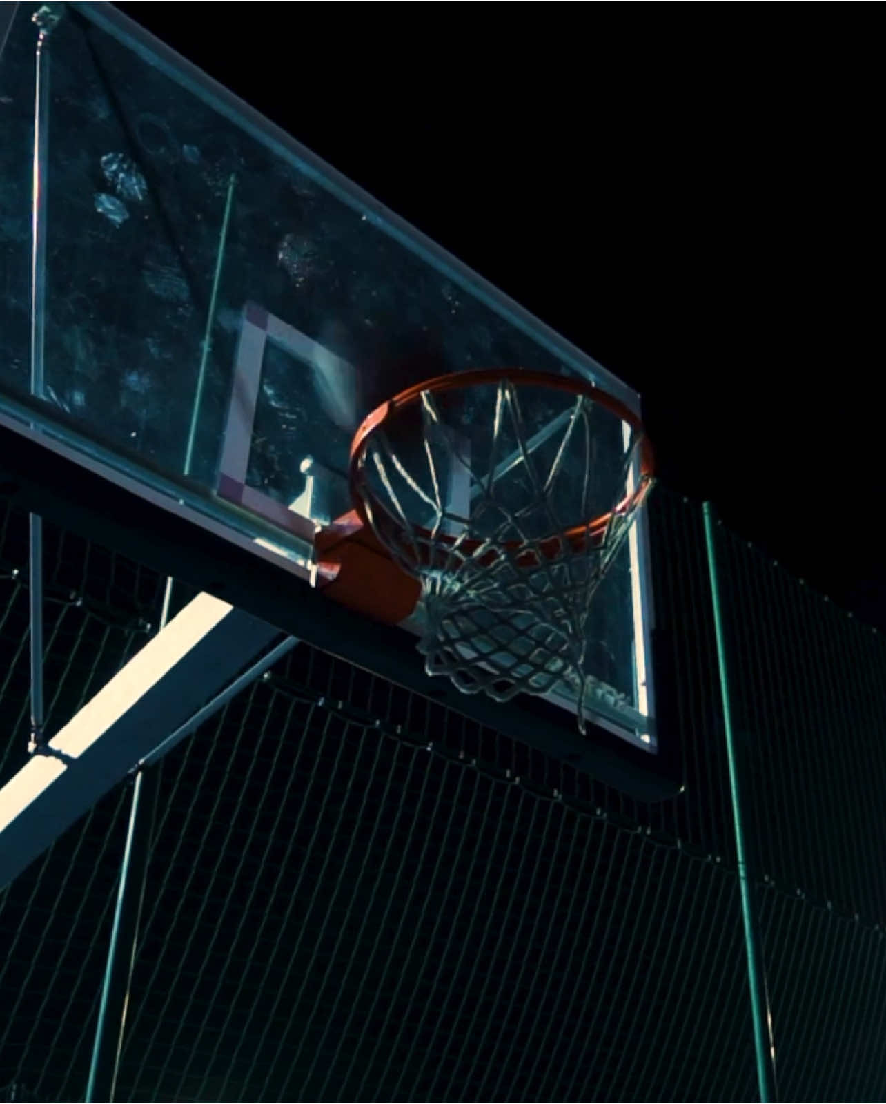 « THERAPY » New short project with Louis Durand on the directing side, on the theme of sport as therapy. @leorgy is shooting, and @Len¡ is editing. —————— « THERAPY » Nouveau projet court en compagnie de Louis Durand du côté de la réalisation, dans le thème du sport comme thérapie. Leo Rigny est a la prise de vue, et Leni Lloret est au montage. #sonyalphafrance #shortfilm #cinematic #cinematicvideography #cinematography #streetphotography #film #premierepro #sonyalpha #cinema #basketball #sport #discipline #determination #therapie #sporttherapy 