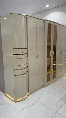 غرفة نوم صيني.  موديل ( علا ).  عدد القطع : 9 قطع.   الوصف :  تقسيمات أكسسوارات.  ريموت كنترول تحكم بالأضاءة.  مدخل شاحن USB. سرير مقاس 2 متر في 2 متر مع تخزين ذكي.    السعر : 7250 شامل التوصيل والتركيب في الرياض   #خصومات_هائلة #الجمعه_البيضاء #اثاث_فاخر #مفروشات #غرف_نوم_مودرن #تخفيضات_نهاية_العام #غرفة_نوم #اثاث #الشعب_الصيني_ماله_حل😂😂 #اثاث_منزلي #غرفة_نوم_مودرن 