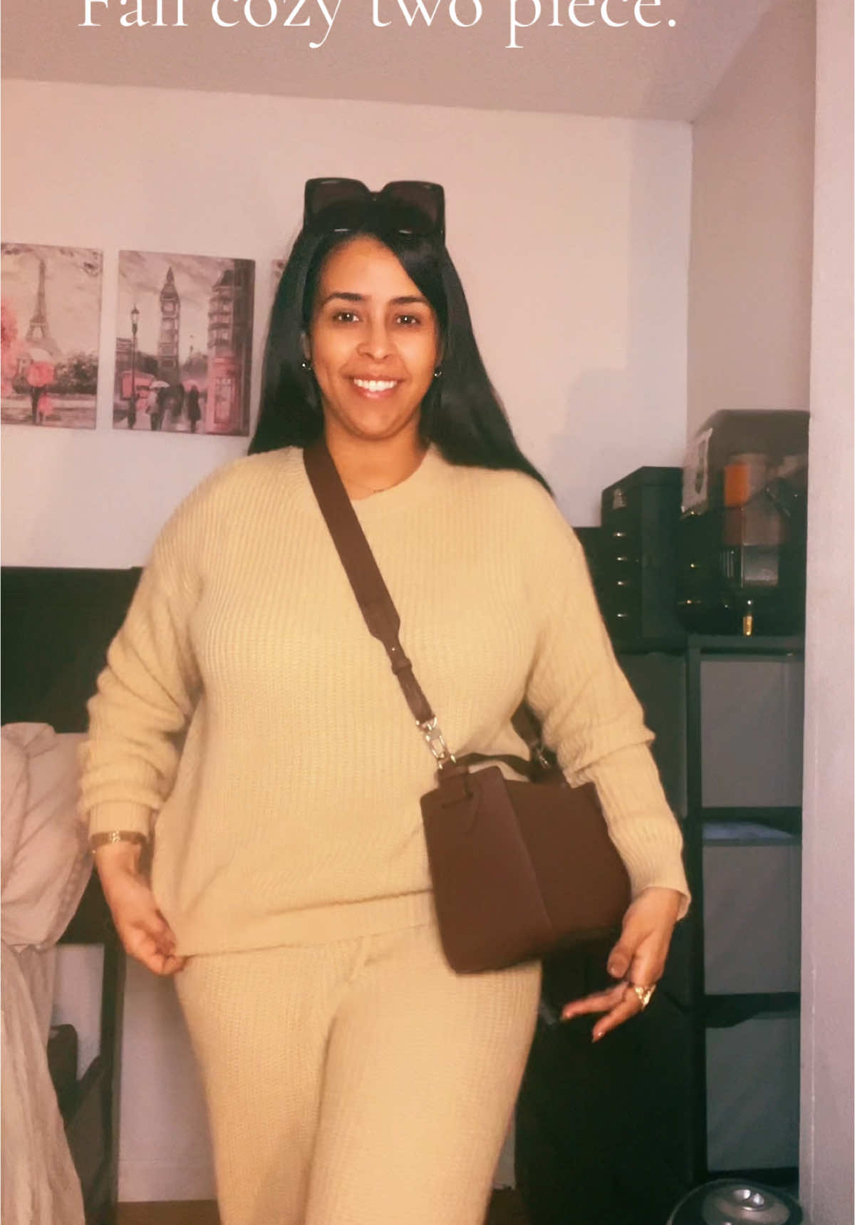 Fall two piece outfit. Checkout bag onnmy LTK link. #tiktokshop #tiktokmademebuyit #fyp #foryoupage #creator #shopping #shoppinghaul @The Horse #creatorsearchinsights #fallaesthetic #deals #christmas #holiday #giftideas #giftforher #holidayvacation #over30 #over40 #MomsofTikTok #momlife 