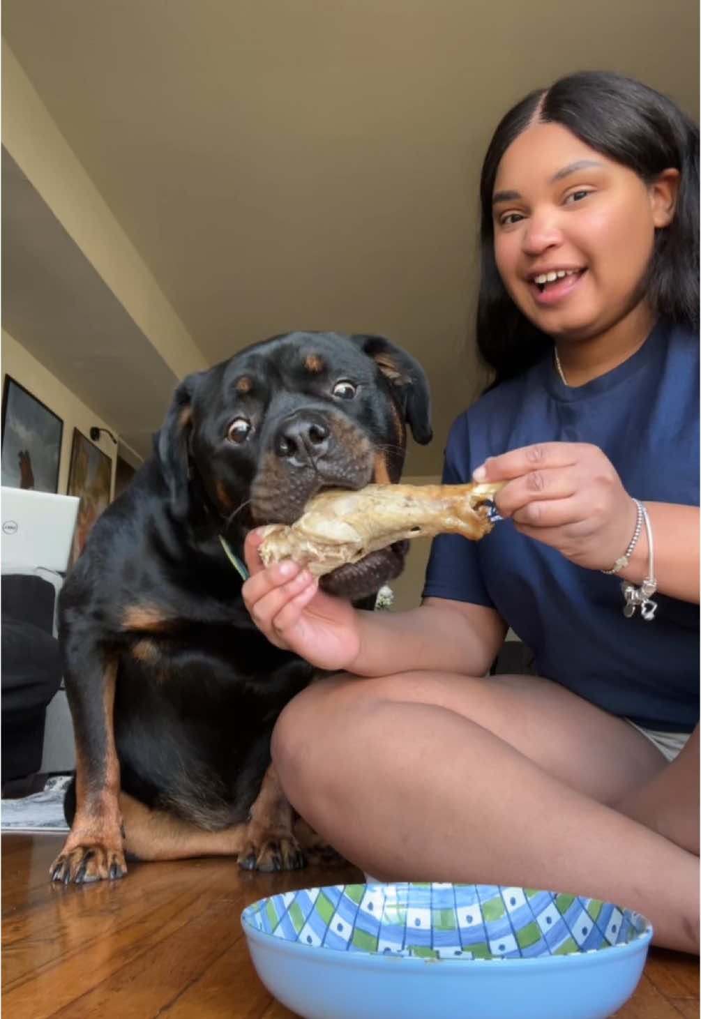 Blakey’s turkey leg! 🥰🍗 #rottweiler #rottie #PetsOfTikTok #dogsoftiktok #rottiesoftiktok #rottweilersoftiktok 