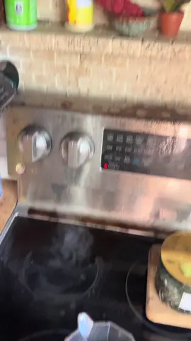 Brooo I am NEVER making coffee with this thing again😭 #fyp #fy #coffee #foryoupage #lol #lmao #wow 