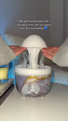 Feel the calm in your room🌧️😌 #humidifier #diffuser #relax #rainsounds #sleep #insomnia #roomdecor  This rain humidifier is the best way to cure insomnia and sleep better. This diffuser is so relaxing and it’s perfect to decorate your room