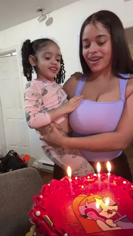 No parti el bizcocho hasta que no llego 🥹Siempre tu y yo #coraldlc #florsalvaje29 #paratii #alenny13 