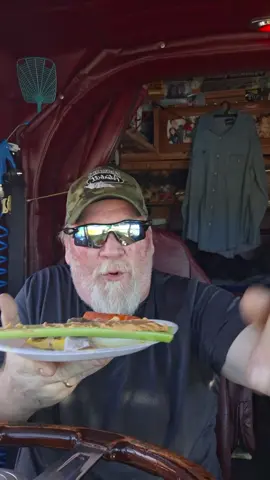 #LUVEMSOGOOD #Lunchtime #606Life #humble #thankyoulord #justalittletalkwithjesus #keepontruckin #GodblesstheUSA #truckerlife 