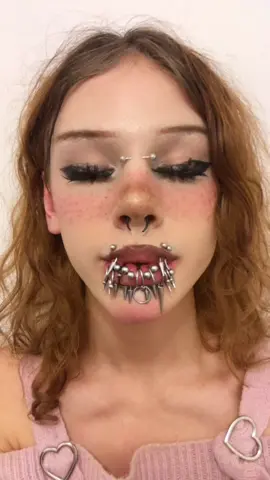 #altgirl #bodymods #piercedgirl #stretchedseptum 