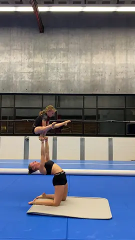 💪💪💪#gymnastics #acrobatics #foryou #acrogirls #duo 