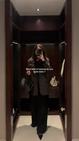 You owe it to yourself ↓ To become the woman you want to be, to create the life you’re wishing for yourself, and to invest in your growth.  Start believing in your potential, take action, and trust the process 🤍 . . #motivation #careergoals #careermotivation #careerdevelopment #SelfImprovement #growthmindset #lawstudy #careermode #workwearstyle #womaninbusiness #corporategirl #corporatelife 