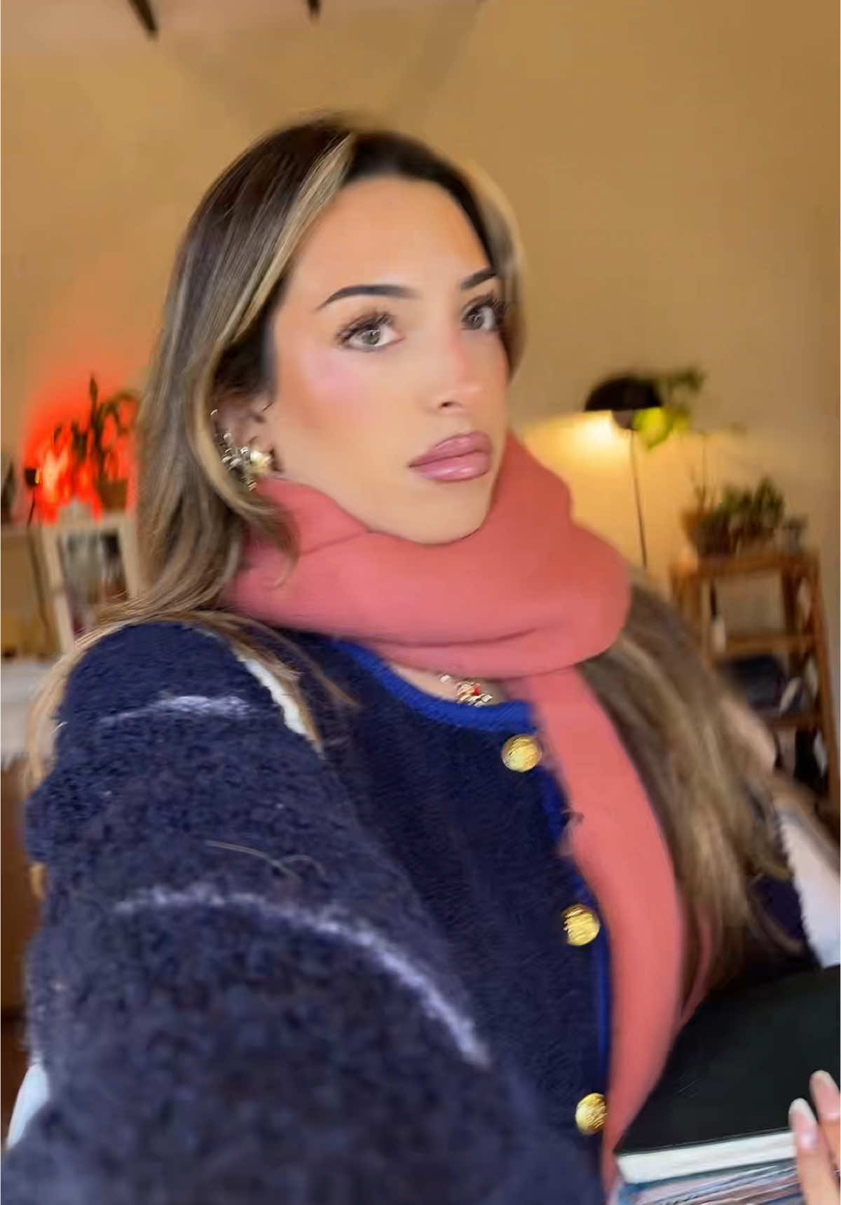 Me and this dam scarf