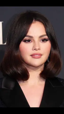 The hair😍 #selenagomez #celebrity #celebstyle #celebrityhair #selenagomezmagazine #perfectmagazine #selenagomezedit #selenagomezvideos #selenagomezbeauty #redcarpet #selenagomezmodeling #selenagomezmakeup #rare #selenagomezaesthetic #shorthair #makeup #like #explore #pantsuit #style #selenagomezstyle 