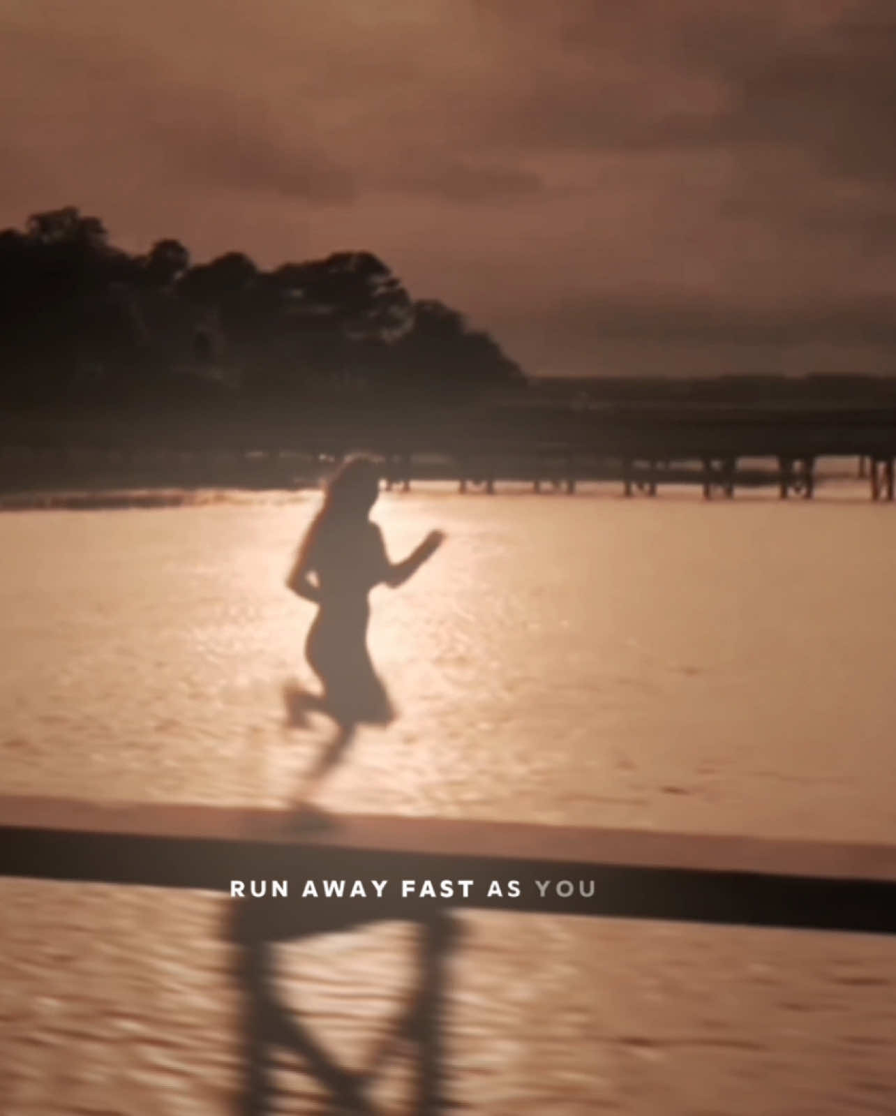 #OUTERBANKS 🤍 i love this edit  #outerbanks #runaway #kanye #kanyewest #obxedit #edit #foryoupage #dontflop #goviral #repost #aesthetic #run #fyp #foryou 