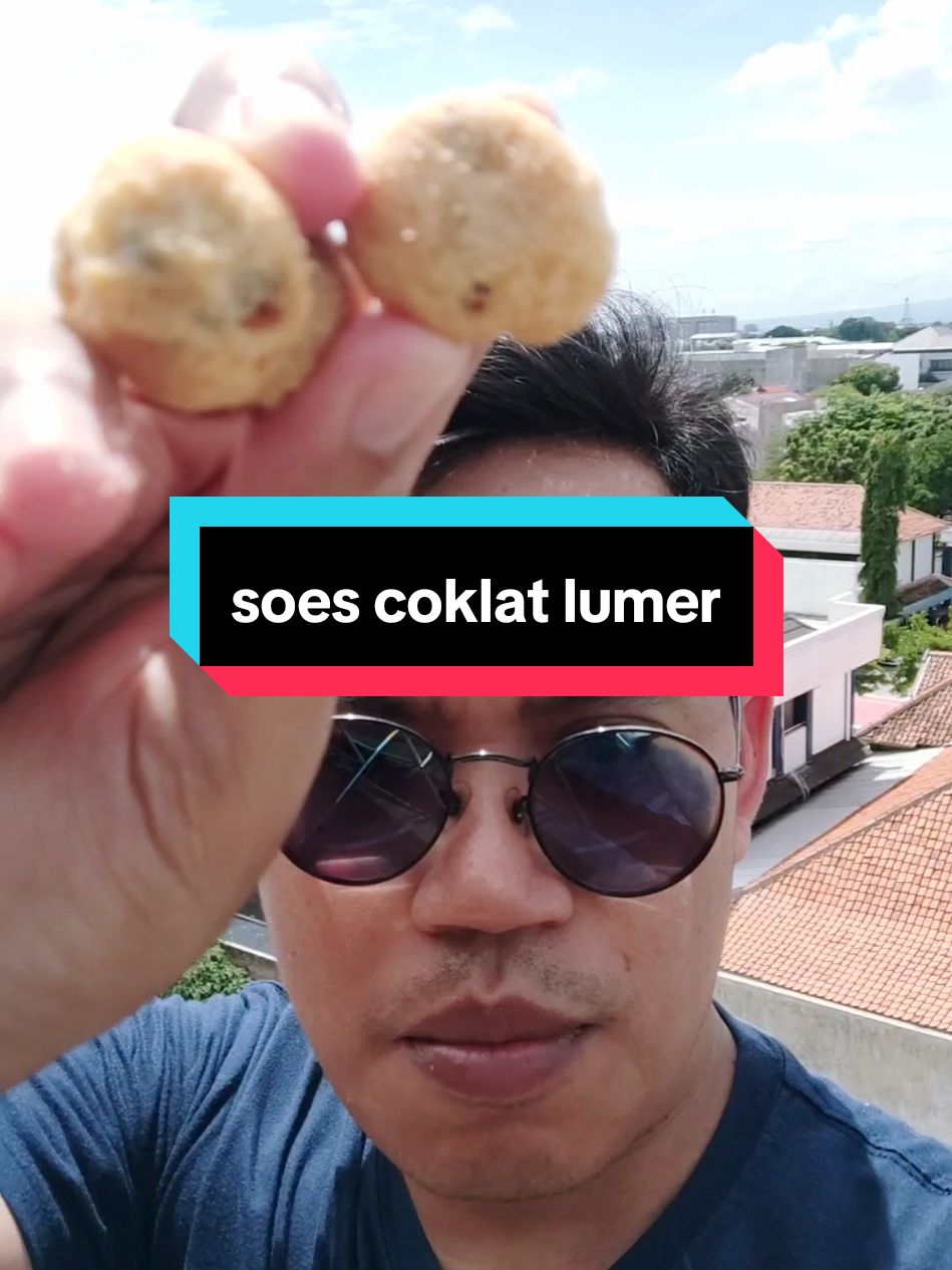 soes kering isi coklat stroberi #makanbos #megaguncang1212  #soescoklatlumer #soescoklat 