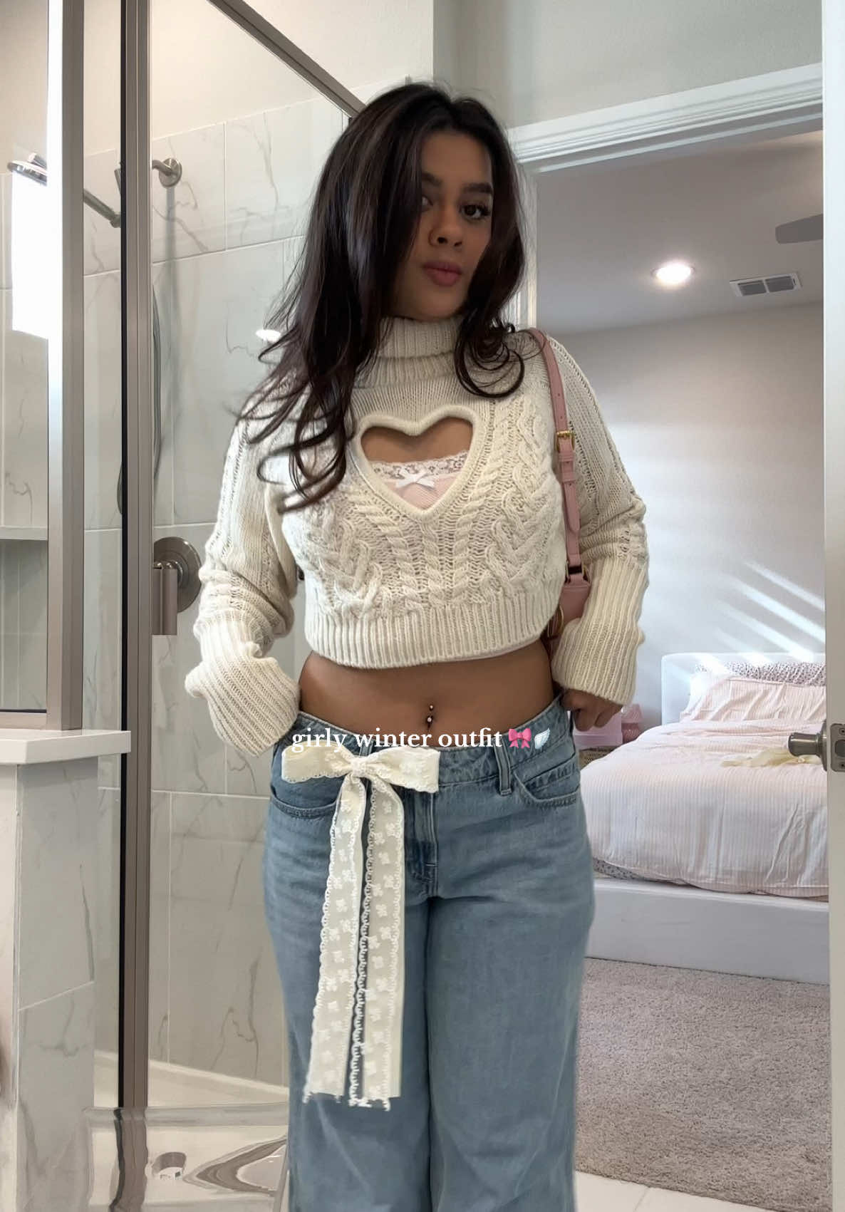 my fav sweater recently 🎀💗#winterfashion #winterootd #girlygirl #girlyoutfit #coquetteaesthetic #bows @forloveandlemons @hollister 