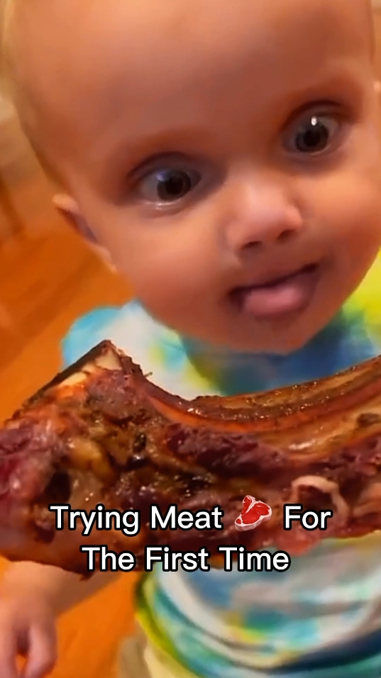 1st eating meat #meat #babyeating #funnybaby #cutebaby #babylove #sweetbaby 
