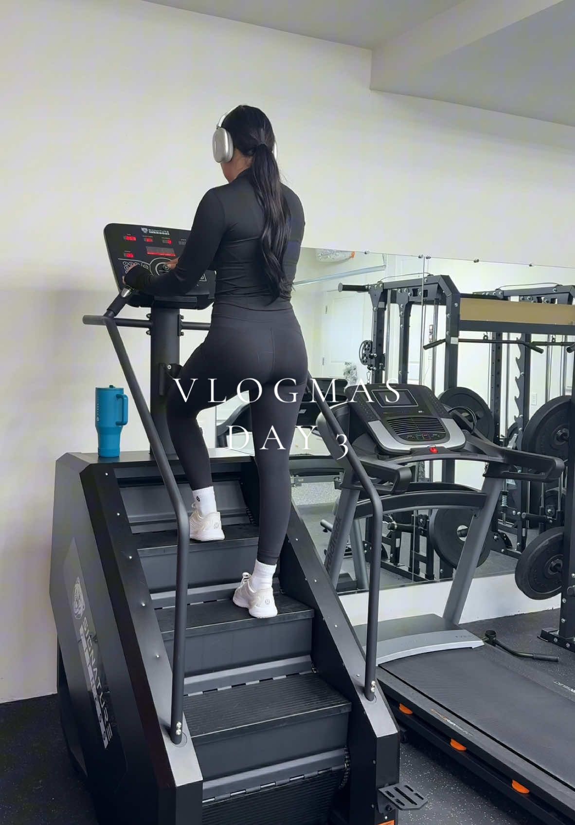 my first vlogmas!!🎄🎅🏻☃️ have the best tuesday 🫶🏼 #Vlogmas #Vlog #diml #Home #asmr #asmrsounds #workout #gym #gymroutine #workoutroutine #couple #viral #homegym #restock 