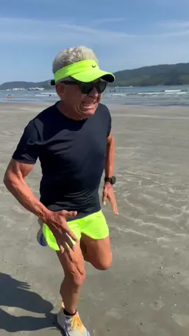 Meu ritual para o treino! 🏃 ✅Escolho um bom tênis para correr ✅Faço meu aquecimento  ✅Inicio a série principal  Qual seu ritual de treino? Comenta aí! 😁👍