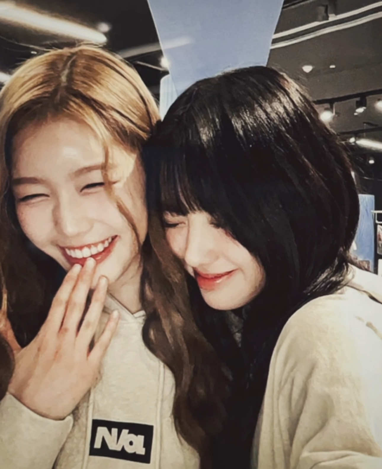 #KOBIZ : its always saebi with koko🙏🥹 ib:0209film #IZNA #koko #naraikoko #seabi #jeongsaebi #blowup #fyp #edit #saranggss #J0z123 #kpop #viral  tags:@𝓷 @maya @zaynabbbb🐺 @naí @riss @𐙚 i'll like sofi ‹𝟹 @riz @Chaeryeong’s wife (real!!) @nhi ಇ. @iznacoree @𝔞𝔩𝔬 @catalina ౨ৎ @kale 