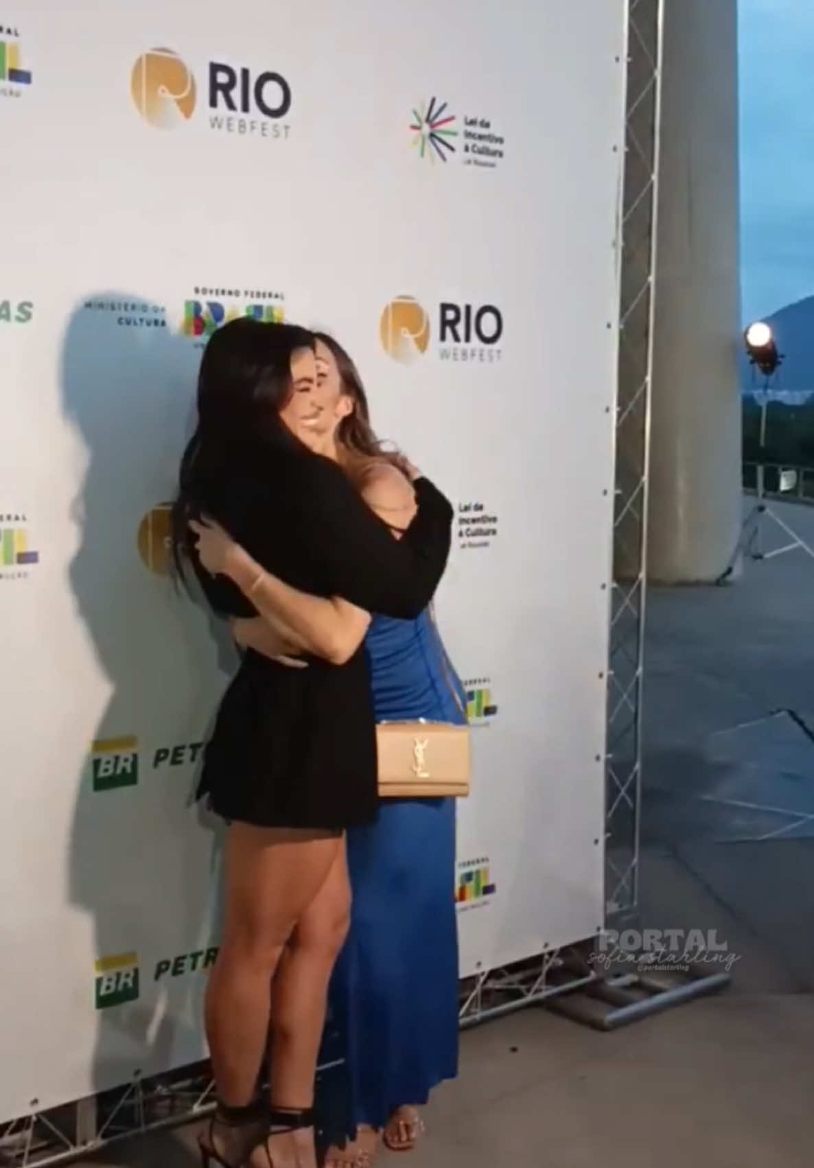 a sofia nao soltando a nat por nada, muito minhas vidas #sofiastarling #fyp #pontoacaoproducoes #xequemate #riowebfest #nataliarosa #stalia 