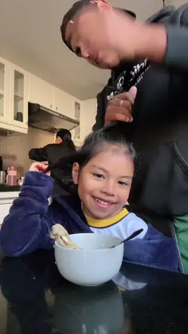 El final es único … Solita se graba 🤣🤣 #peinados #mama #mamaehija #astetic #papa #Vlog #risa 