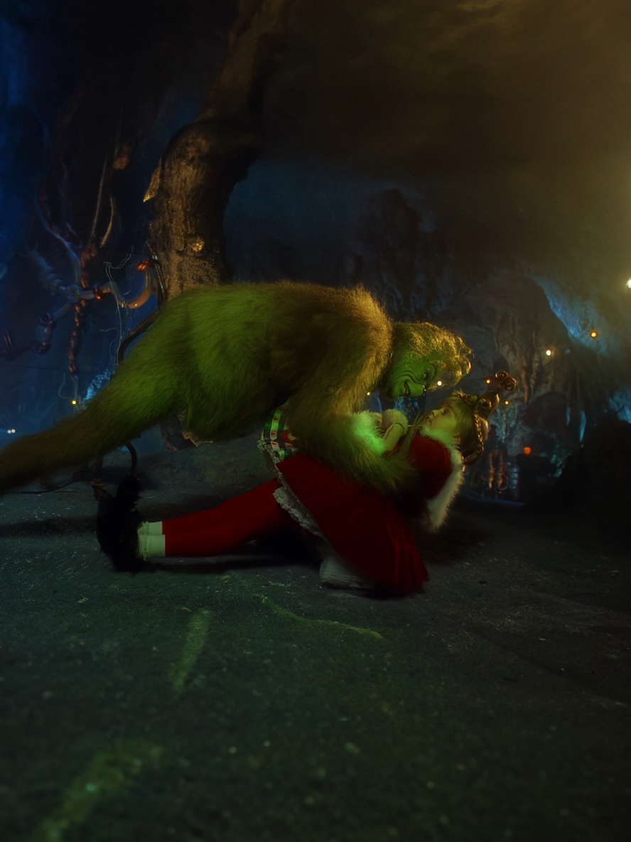 How The Grinch Stole Christmas (2000) Vertically  #christmas #festive #thegrinch #jimcarrey #fyp #fypp #movie #movieedit #cinema #drseuss #christmasmovies 