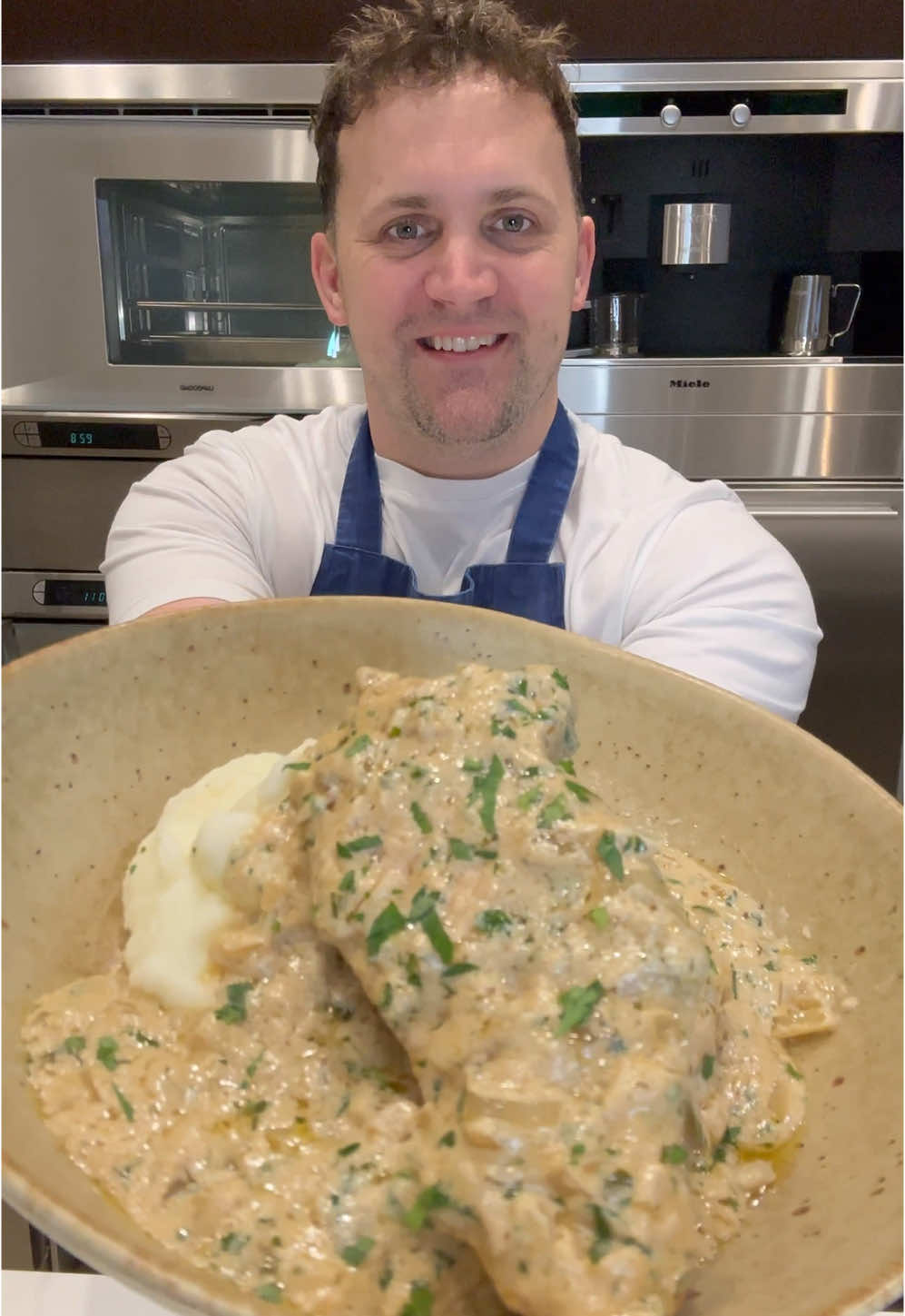 Creamy Boursin Chicken 😍  Quick and delicious creamy chicken!!  Here’s what you need:  2 Chicken breasts 50 g Plain flour 1 tsp Garlic granules 1 tsp Paprika ½ tsp Salt ½ tsp Black pepper 20 g Butter 1 Onion, diced 250 ml Chicken stock 150 g Boursin garlic and herb 10 g Parsley, chopped Check out my website for the full written recipe! Have a go, and let me know how you get on! 🩵💛