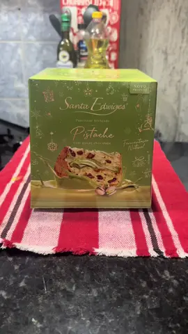 Panetone de pistache famosinho! #chocotone #pistachio #santaedwiges #fyp 