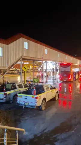 Campamento Yanacancha-Antamina 🏔👷🏻‍♂️ #antamina_ancash_perú🇵🇪 #huaraz_ancash_peru🇵🇪🇵🇪🏞️🌲 #operadoresdemaquinas #lineaamarilla🚜💯💛 #sangrehidraulica🚜♥️♥️👷‍♂️🚨💪 #camioneta #mina #campamento #noche #frioooooooo🥶🥶🥶🥶🥶 #viraltiktokvideo #parati #fyp 