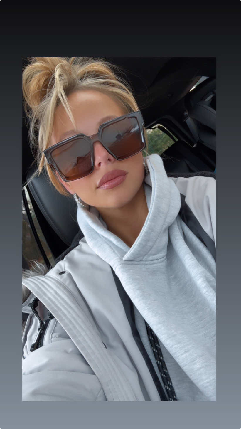 Sometimes just fuck blippi.. #thingsthathappened #blippi #letsbemerry #toddlershows #kidsbelike 