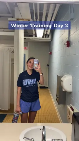 Short elliptical session for day 2 #winter #wintertraining #Running #crosstraining #runner #distancerunner #trackandfield #athlete #collegeathlete #collegerunner #fyp 