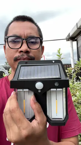 Lampu dinding tenaga surya pakai sensor gerak, lampunya estetik. #lampudindingtenagasurya #lamputemboktenagasurya #lamputempeldinding #megaguncang1212 