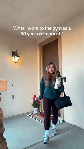 Gym fits! #gymfits #gynoutfits #momof1 #december