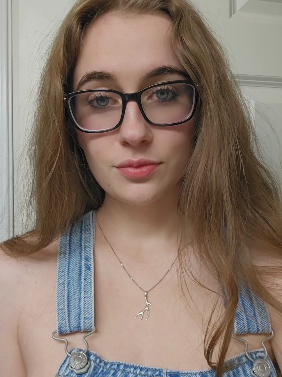 They are both so good😭  ♡  ♡  ♡  #overalls #overallgirl #fypシ #december #relatable 