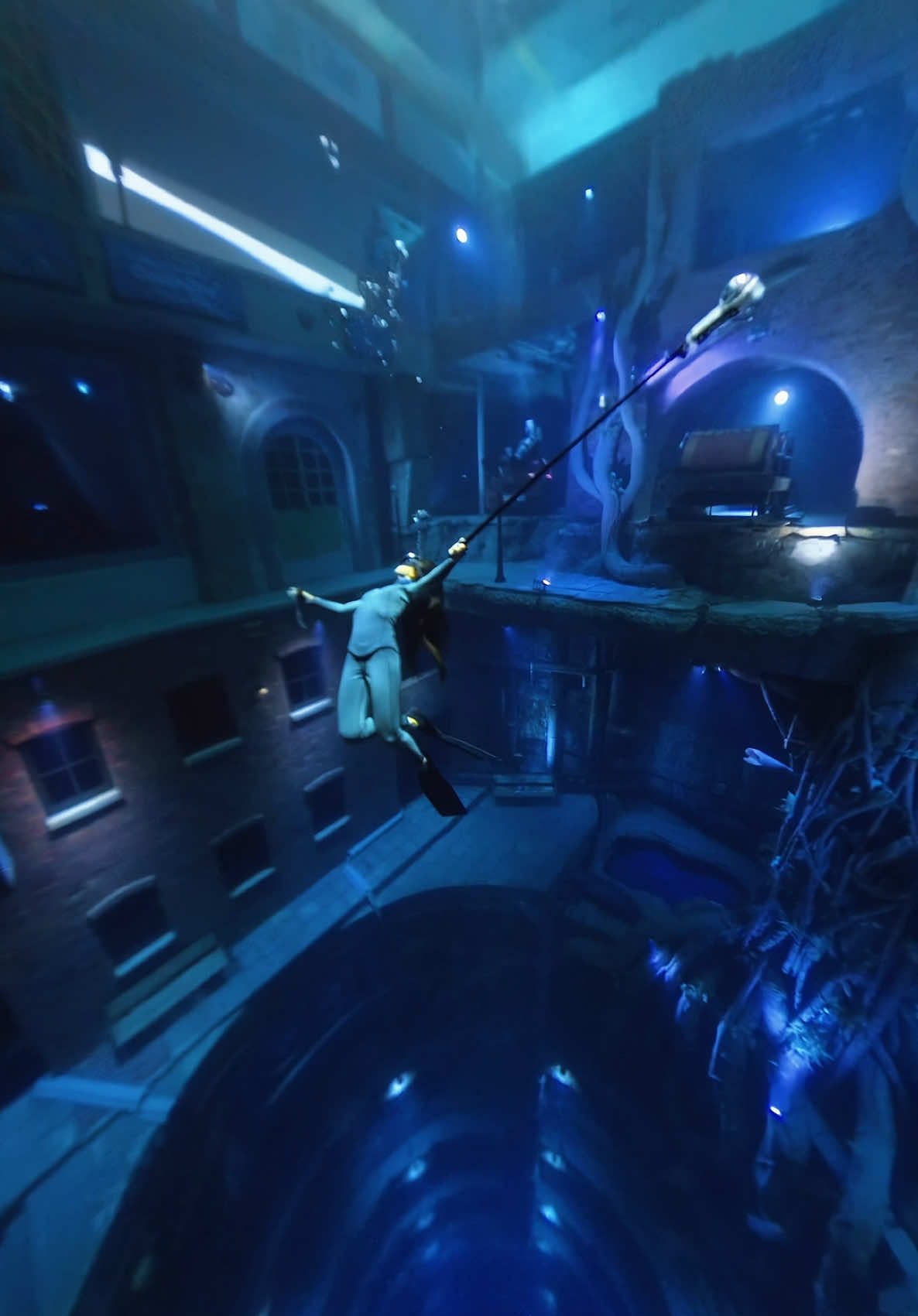 Ticked off diving into the world’s deepest pool from my bucket list during #Insta360LegendsWeek in Dubai ✅ At a staggering 60 meters deep, @deepdivedubai isn’t just any pool — it’s the ultimate underwater playground, complete with what seemed liked an entire sunken city to explore! Honestly, it felt surreal diving in here. While I’m usually more drawn to the ocean than to pools, this one definitely changed my mind. We dove in with our @insta360 cameras to capture every moment, and here’s how it turned out!  Should we create a Dive Experience and Guide about it? 🤔@insta360_official 